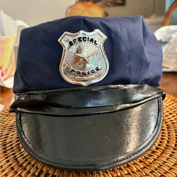 POLICE WOMAN HALLOWEEN COSTUME. In perfect condition, worn only once. - Picture 4 of 6